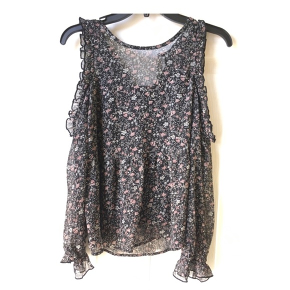 American Eagle Outfitters Tops - American Eagle Outfitters Cold Shoulder Floral Top